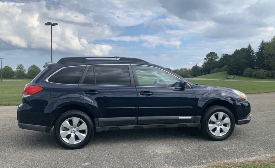 2012 Subaru Outback 2.5i Limited         <a href='http://www.carfax.com/VehicleHistory/p/Report.cfx?partner=DVW_1&vin=4S4BRCKC2C3258204'><img src='http://www.carfaxonline.com/assets/subscriber/carfax_free_button.gif' width='120' height='49' border='0'></a>