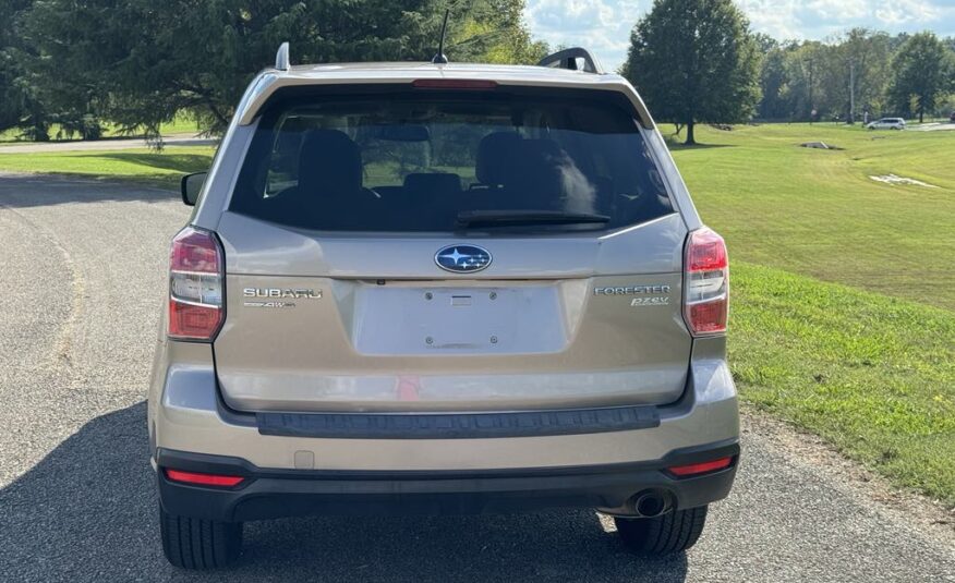 2015 Subaru Forester 2.5i Limited              <a href='http://www.carfax.com/VehicleHistory/p/Report.cfx?partner=DVW_1&vin=JF2SJAHC6FH414132'><img src='http://www.carfaxonline.com/assets/subscriber/carfax_free_button.gif' width='120' height='49' border='0'></a>