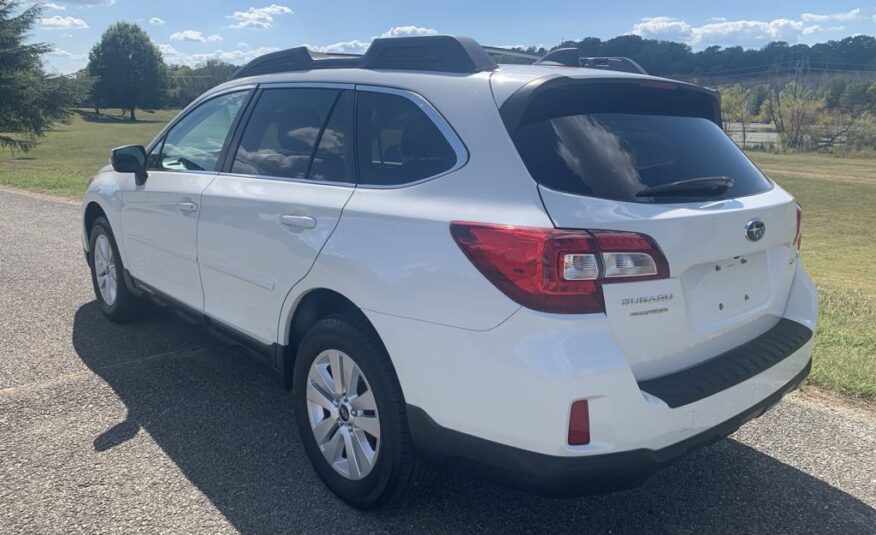 2016 Subaru Outback 2.5i Premium     <a href='http://www.carfax.com/VehicleHistory/p/Report.cfx?partner=DVW_1&vin=4S4BSBHC8G3264939'><img src='http://www.carfaxonline.com/assets/subscriber/carfax_free_button.gif' width='120' height='49' border='0'></a>