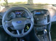 2015 Ford Focus SE         <a href='http://www.carfax.com/VehicleHistory/p/Report.cfx?partner=DVW_1&vin=1FADP3F29FL226445'><img src='http://www.carfaxonline.com/assets/subscriber/carfax_free_button.gif' width='120' height='49' border='0'></a>