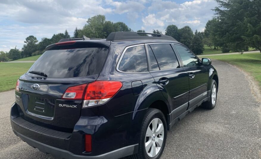 2012 Subaru Outback 2.5i Limited         <a href='http://www.carfax.com/VehicleHistory/p/Report.cfx?partner=DVW_1&vin=4S4BRCKC2C3258204'><img src='http://www.carfaxonline.com/assets/subscriber/carfax_free_button.gif' width='120' height='49' border='0'></a>