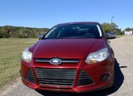 2014 Ford Focus SE Hatchback          <a href='http://www.carfax.com/VehicleHistory/p/Report.cfx?partner=DVW_1&vin=1FADP3K20EL396181'><img src='http://www.carfaxonline.com/assets/subscriber/carfax_free_button.gif' width='120' height='49' border='0'></a>