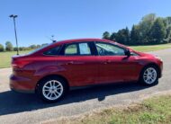 2015 Ford Focus SE         <a href='http://www.carfax.com/VehicleHistory/p/Report.cfx?partner=DVW_1&vin=1FADP3F29FL226445'><img src='http://www.carfaxonline.com/assets/subscriber/carfax_free_button.gif' width='120' height='49' border='0'></a>