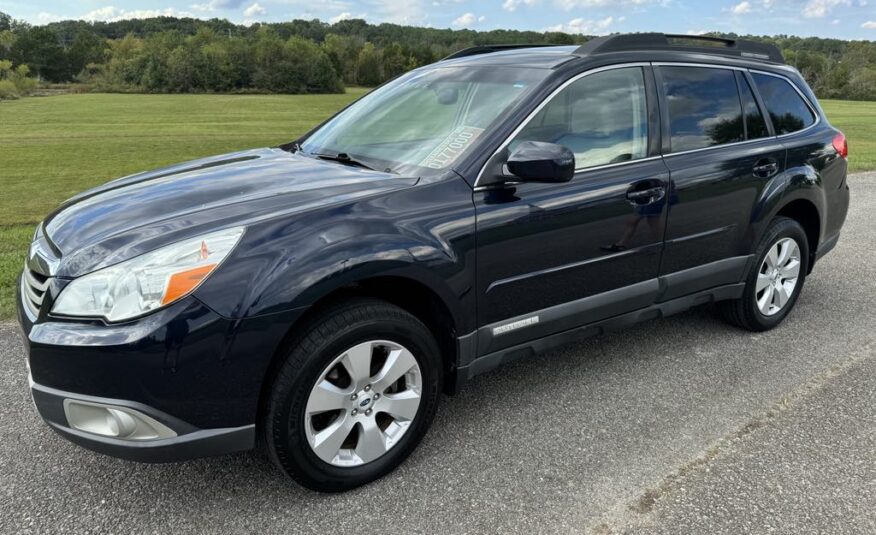 2012 Subaru Outback 2.5i Limited         <a href='http://www.carfax.com/VehicleHistory/p/Report.cfx?partner=DVW_1&vin=4S4BRCKC2C3258204'><img src='http://www.carfaxonline.com/assets/subscriber/carfax_free_button.gif' width='120' height='49' border='0'></a>