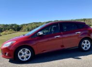 2014 Ford Focus SE Hatchback          <a href='http://www.carfax.com/VehicleHistory/p/Report.cfx?partner=DVW_1&vin=1FADP3K20EL396181'><img src='http://www.carfaxonline.com/assets/subscriber/carfax_free_button.gif' width='120' height='49' border='0'></a>