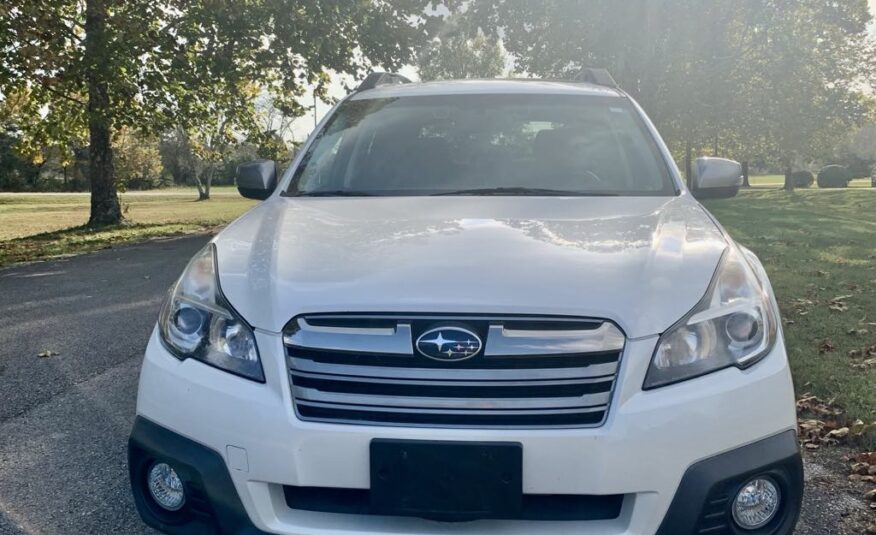 2014 Subaru Outback 2.5i Limited      <a href='http://www.carfax.com/VehicleHistory/p/Report.cfx?partner=DVW_1&vin=4S4BRCPC9E3257336'><img src='http://www.carfaxonline.com/assets/subscriber/carfax_free_button.gif' width='120' height='49' border='0'></a>