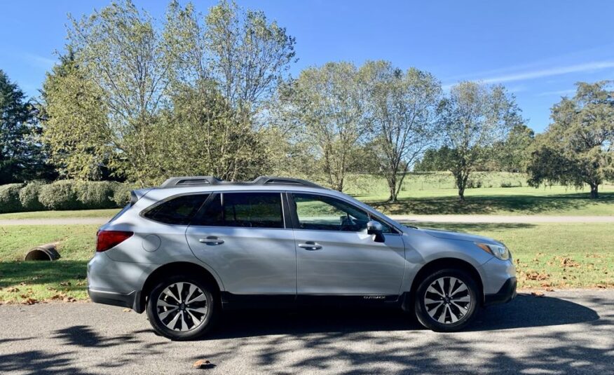 2015 Subaru Outback 2.5i Limited      <a href='http://www.carfax.com/VehicleHistory/p/Report.cfx?partner=DVW_1&vin=4S4BSANC5F3302561'><img src='http://www.carfaxonline.com/assets/subscriber/carfax_free_button.gif' width='120' height='49' border='0'></a>