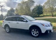 2014 Subaru Outback 2.5i Limited      <a href='http://www.carfax.com/VehicleHistory/p/Report.cfx?partner=DVW_1&vin=4S4BRCPC9E3257336'><img src='http://www.carfaxonline.com/assets/subscriber/carfax_free_button.gif' width='120' height='49' border='0'></a>