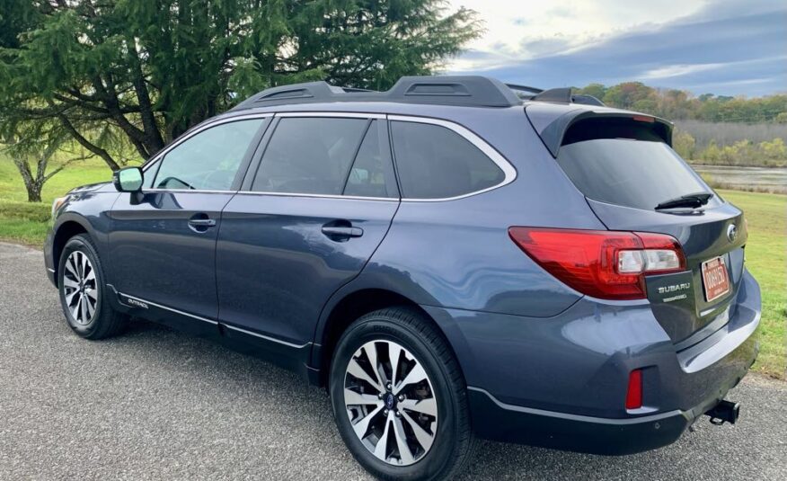 2017 Subaru Outback 2.5i Limited    <a href='http://www.carfax.com/VehicleHistory/p/Report.cfx?partner=DVW_1&vin=4S4BSANC3H3395020'><img src='http://www.carfaxonline.com/assets/subscriber/carfax_free_button.gif' width='120' height='49' border='0'></a>