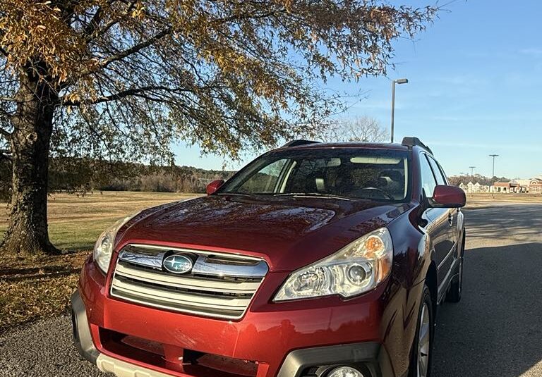 2014 Subaru Outback 2.5i Limited       <a href='http://www.carfax.com/VehicleHistory/p/Report.cfx?partner=DVW_1&vin=4S4BRCLC7E3203846'><img src='http://www.carfaxonline.com/assets/subscriber/carfax_free_button.gif' width='120' height='49' border='0'></a>