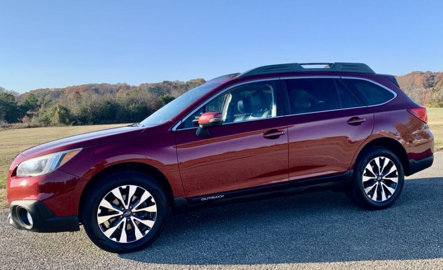 Beautiful 2015 Subaru Outback 3.6R Limited     <a href='http://www.carfax.com/VehicleHistory/p/Report.cfx?partner=DVW_1&vin=4S4BSENCXF3240467'><img src='http://www.carfaxonline.com/assets/subscriber/carfax_free_button.gif' width='120' height='49' border='0'></a>