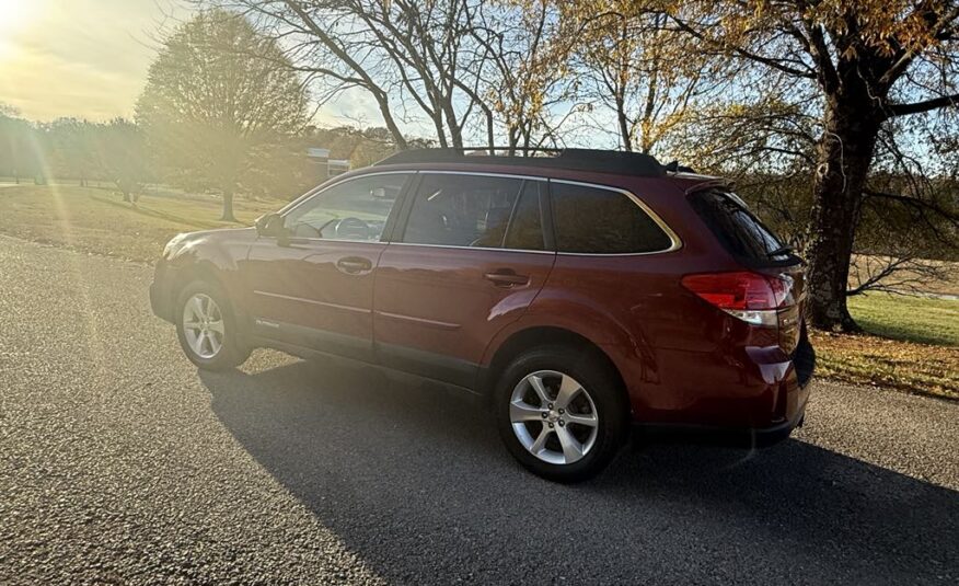 2014 Subaru Outback 2.5i Limited       <a href='http://www.carfax.com/VehicleHistory/p/Report.cfx?partner=DVW_1&vin=4S4BRCLC7E3203846'><img src='http://www.carfaxonline.com/assets/subscriber/carfax_free_button.gif' width='120' height='49' border='0'></a>