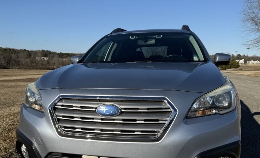 2016 Subaru Outback 3.6R Limited    <a href='http://www.carfax.com/VehicleHistory/p/Report.cfx?partner=DVW_1&vin=4S4BSENC8G3310940'><img src='http://www.carfaxonline.com/assets/subscriber/carfax_free_button.gif' width='120' height='49' border='0'></a>