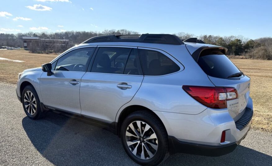 2016 Subaru Outback 2.5i Limited    <a href='http://www.carfax.com/VehicleHistory/p/Report.cfx?partner=DVW_1&vin=4S4BSBNC6G3290685'><img src='http://www.carfaxonline.com/assets/subscriber/carfax_free_button.gif' width='120' height='49' border='0'></a>