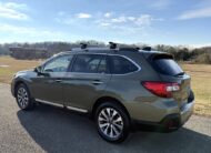 2018 Subaru Outback 2.5i Touring      <a href='http://www.carfax.com/VehicleHistory/p/Report.cfx?partner=DVW_1&vin=4S4BSATC6J3342627'><img src='http://www.carfaxonline.com/assets/subscriber/carfax_free_button.gif' width='120' height='49' border='0'></a>