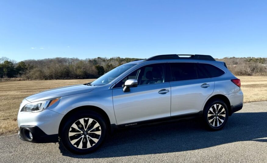 2016 Subaru Outback 2.5i Limited    <a href='http://www.carfax.com/VehicleHistory/p/Report.cfx?partner=DVW_1&vin=4S4BSBNC6G3290685'><img src='http://www.carfaxonline.com/assets/subscriber/carfax_free_button.gif' width='120' height='49' border='0'></a>