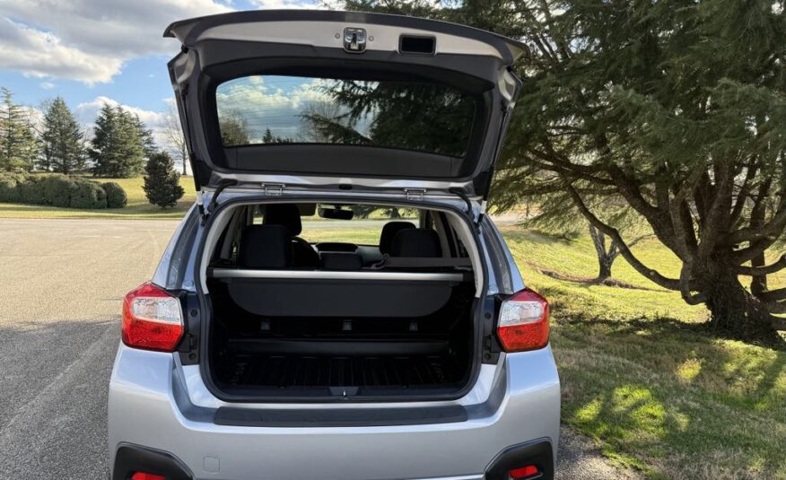 2017 Subaru Crosstrek 2.0i Premium        <a href='http://www.carfax.com/VehicleHistory/p/Report.cfx?partner=DVW_1&vin=JF2GPABC1H8258081'><img src='http://www.carfaxonline.com/assets/subscriber/carfax_free_button.gif' width='120' height='49' border='0'></a>