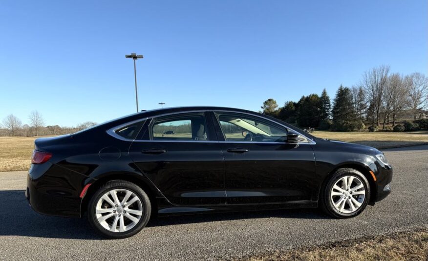 2015 Chrysler 200 Limited   <a href='http://www.carfax.com/VehicleHistory/p/Report.cfx?partner=DVW_1&vin=1C3CCCABXFN744663'><img src='http://www.carfaxonline.com/assets/subscriber/carfax_free_button.gif' width='120' height='49' border='0'></a>