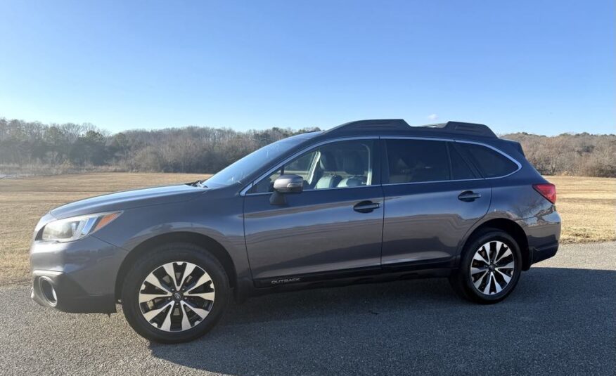 2016 Subaru Outback 2.5i Limited     <a href='http://www.carfax.com/VehicleHistory/p/Report.cfx?partner=DVW_1&vin=4S4BSANC1G3239587'><img src='http://www.carfaxonline.com/assets/subscriber/carfax_free_button.gif' width='120' height='49' border='0'></a>