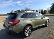 2018 Subaru Outback 2.5i Touring      <a href='http://www.carfax.com/VehicleHistory/p/Report.cfx?partner=DVW_1&vin=4S4BSATC6J3342627'><img src='http://www.carfaxonline.com/assets/subscriber/carfax_free_button.gif' width='120' height='49' border='0'></a>