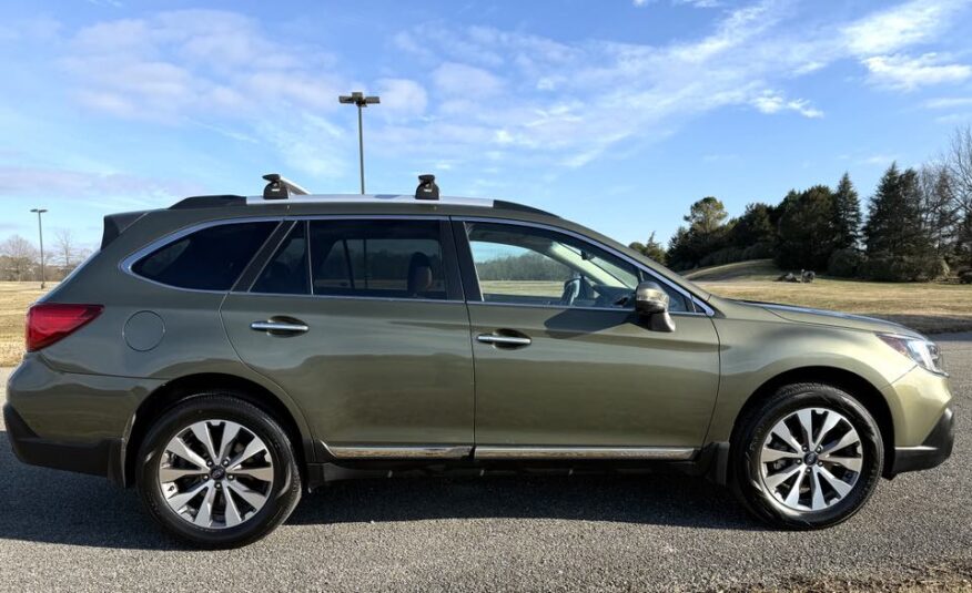 2018 Subaru Outback 2.5i Touring      <a href='http://www.carfax.com/VehicleHistory/p/Report.cfx?partner=DVW_1&vin=4S4BSATC6J3342627'><img src='http://www.carfaxonline.com/assets/subscriber/carfax_free_button.gif' width='120' height='49' border='0'></a>