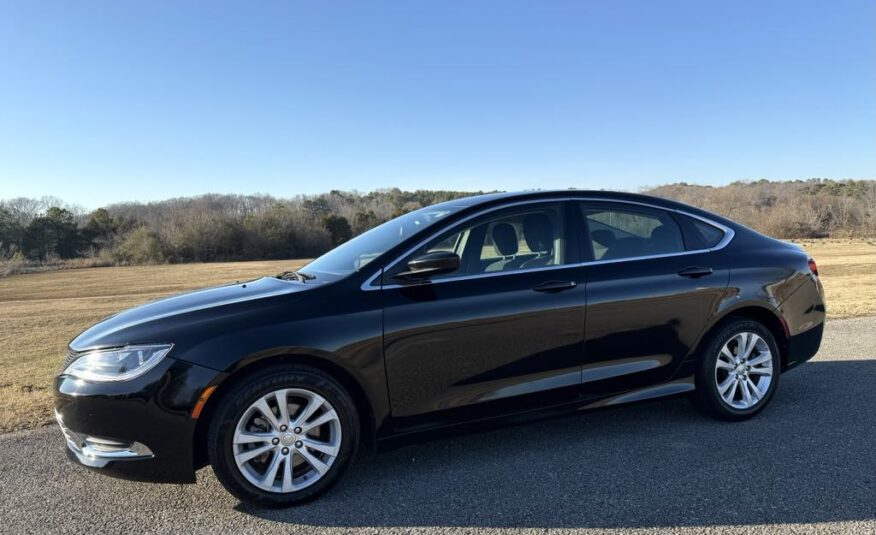 2015 Chrysler 200 Limited   <a href='http://www.carfax.com/VehicleHistory/p/Report.cfx?partner=DVW_1&vin=1C3CCCABXFN744663'><img src='http://www.carfaxonline.com/assets/subscriber/carfax_free_button.gif' width='120' height='49' border='0'></a>