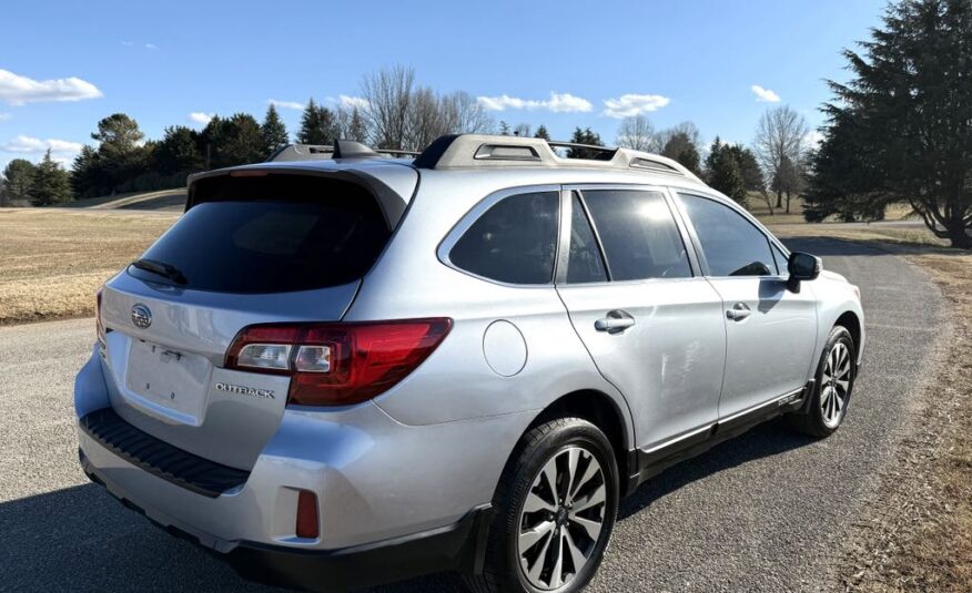 2016 Subaru Outback 2.5i Limited    <a href='http://www.carfax.com/VehicleHistory/p/Report.cfx?partner=DVW_1&vin=4S4BSBNC6G3290685'><img src='http://www.carfaxonline.com/assets/subscriber/carfax_free_button.gif' width='120' height='49' border='0'></a>