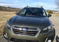 2018 Subaru Outback 2.5i Touring      <a href='http://www.carfax.com/VehicleHistory/p/Report.cfx?partner=DVW_1&vin=4S4BSATC6J3342627'><img src='http://www.carfaxonline.com/assets/subscriber/carfax_free_button.gif' width='120' height='49' border='0'></a>