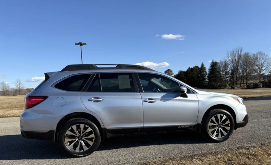 2016 Subaru Outback 2.5i Limited    <a href='http://www.carfax.com/VehicleHistory/p/Report.cfx?partner=DVW_1&vin=4S4BSBNC6G3290685'><img src='http://www.carfaxonline.com/assets/subscriber/carfax_free_button.gif' width='120' height='49' border='0'></a>