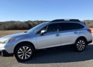 2016 Subaru Outback 3.6R Limited    <a href='http://www.carfax.com/VehicleHistory/p/Report.cfx?partner=DVW_1&vin=4S4BSENC8G3310940'><img src='http://www.carfaxonline.com/assets/subscriber/carfax_free_button.gif' width='120' height='49' border='0'></a>