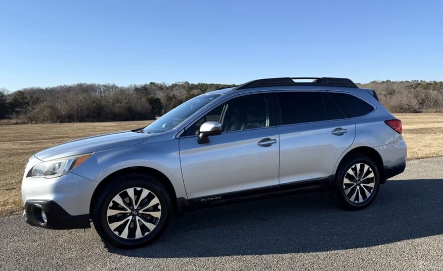 2016 Subaru Outback 3.6R Limited    <a href='http://www.carfax.com/VehicleHistory/p/Report.cfx?partner=DVW_1&vin=4S4BSENC8G3310940'><img src='http://www.carfaxonline.com/assets/subscriber/carfax_free_button.gif' width='120' height='49' border='0'></a>