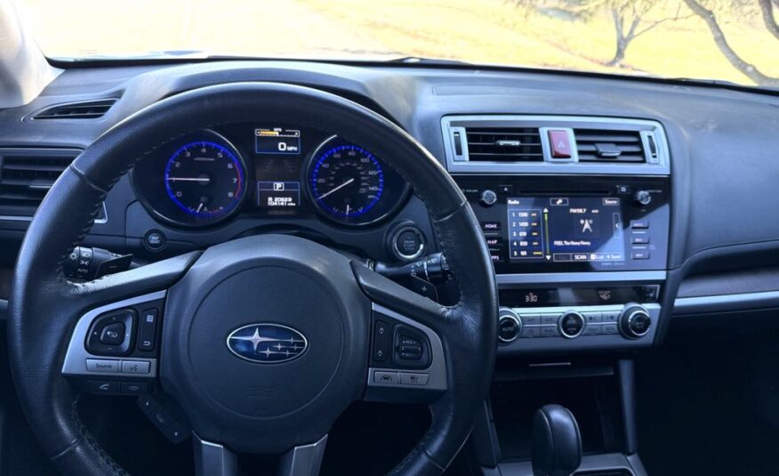 2016 Subaru Outback 2.5i Limited    <a href='http://www.carfax.com/VehicleHistory/p/Report.cfx?partner=DVW_1&vin=4S4BSBNC6G3290685'><img src='http://www.carfaxonline.com/assets/subscriber/carfax_free_button.gif' width='120' height='49' border='0'></a>