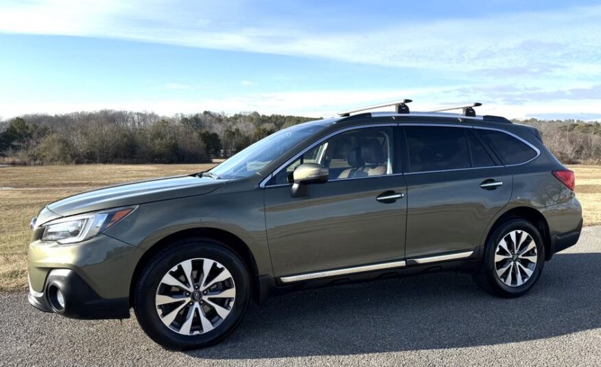 2018 Subaru Outback 2.5i Touring      <a href='http://www.carfax.com/VehicleHistory/p/Report.cfx?partner=DVW_1&vin=4S4BSATC6J3342627'><img src='http://www.carfaxonline.com/assets/subscriber/carfax_free_button.gif' width='120' height='49' border='0'></a>