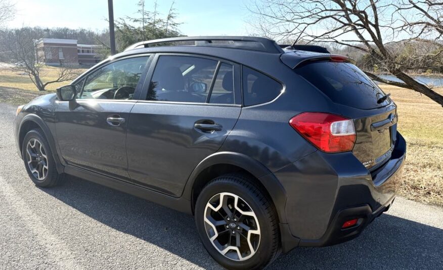 2016 Subaru Crosstrek 2.0i Premium    <a href='http://www.carfax.com/VehicleHistory/p/Report.cfx?partner=DVW_1&vin=JF2GPABC4G8310253'><img src='http://www.carfaxonline.com/assets/subscriber/carfax_free_button.gif' width='120' height='49' border='0'></a>