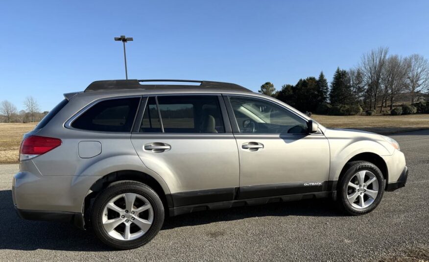 2014 Subaru Outback 2.5i Limited               <a href='http://www.carfax.com/VehicleHistory/p/Report.cfx?partner=DVW_1&vin=4S4BRBMC5E3219651'><img src='http://www.carfaxonline.com/assets/subscriber/carfax_free_button.gif' width='120' height='49' border='0'></a>