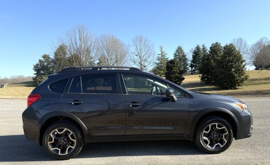 2016 Subaru Crosstrek 2.0i Premium    <a href='http://www.carfax.com/VehicleHistory/p/Report.cfx?partner=DVW_1&vin=JF2GPABC4G8310253'><img src='http://www.carfaxonline.com/assets/subscriber/carfax_free_button.gif' width='120' height='49' border='0'></a>