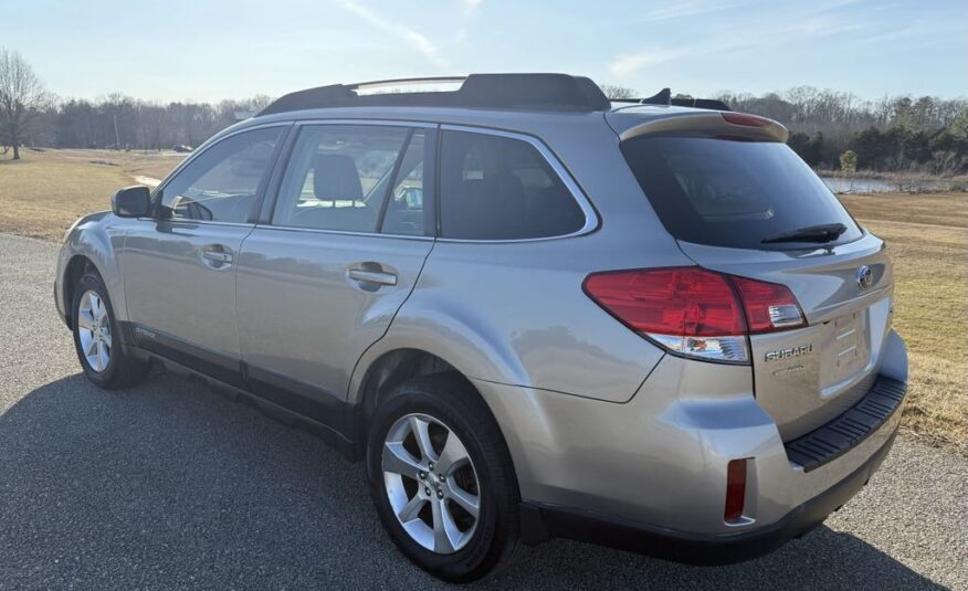 2014 Subaru Outback 2.5i Limited               <a href='http://www.carfax.com/VehicleHistory/p/Report.cfx?partner=DVW_1&vin=4S4BRBMC5E3219651'><img src='http://www.carfaxonline.com/assets/subscriber/carfax_free_button.gif' width='120' height='49' border='0'></a>