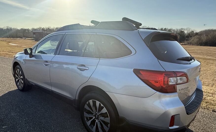 2015 Subaru Outback 2.5i Limited         <a href='http://www.carfax.com/VehicleHistory/p/Report.cfx?partner=DVW_1&vin=4S4BSBLC1F3210193'><img src='http://www.carfaxonline.com/assets/subscriber/carfax_free_button.gif' width='120' height='49' border='0'></a>