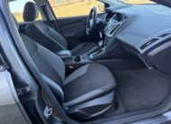 2013 Ford Focus SE      <a href='http://www.carfax.com/VehicleHistory/p/Report.cfx?partner=DVW_1&vin=1FADP3F27DL368144'><img src='http://www.carfaxonline.com/assets/subscriber/carfax_free_button.gif' width='120' height='49' border='0'></a>