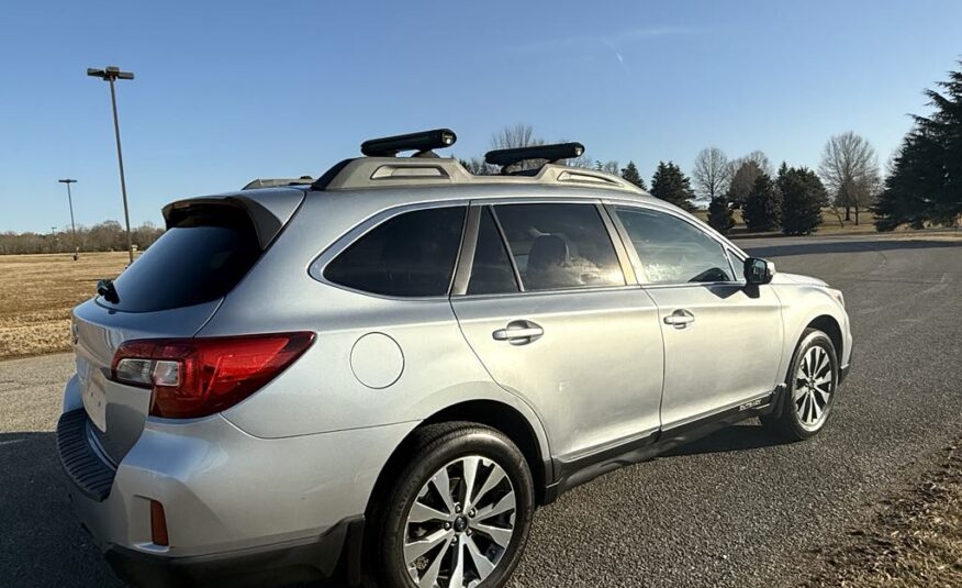 2015 Subaru Outback 2.5i Limited         <a href='http://www.carfax.com/VehicleHistory/p/Report.cfx?partner=DVW_1&vin=4S4BSBLC1F3210193'><img src='http://www.carfaxonline.com/assets/subscriber/carfax_free_button.gif' width='120' height='49' border='0'></a>