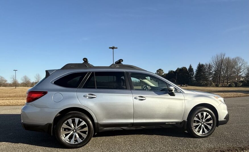 2015 Subaru Outback 2.5i Limited         <a href='http://www.carfax.com/VehicleHistory/p/Report.cfx?partner=DVW_1&vin=4S4BSBLC1F3210193'><img src='http://www.carfaxonline.com/assets/subscriber/carfax_free_button.gif' width='120' height='49' border='0'></a>