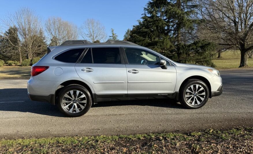 2016 Subaru Outback 2.5i Limited    <a href='http://www.carfax.com/VehicleHistory/p/Report.cfx?partner=DVW_1&vin=4S4BSBLC5G3316132'><img src='http://www.carfaxonline.com/assets/subscriber/carfax_free_button.gif' width='120' height='49' border='0'></a>