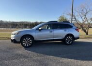 2016 Subaru Outback 2.5i Limited    <a href='http://www.carfax.com/VehicleHistory/p/Report.cfx?partner=DVW_1&vin=4S4BSBLC5G3316132'><img src='http://www.carfaxonline.com/assets/subscriber/carfax_free_button.gif' width='120' height='49' border='0'></a>