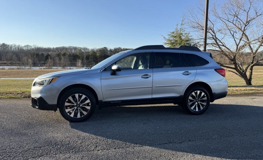 2016 Subaru Outback 2.5i Limited    <a href='http://www.carfax.com/VehicleHistory/p/Report.cfx?partner=DVW_1&vin=4S4BSBLC5G3316132'><img src='http://www.carfaxonline.com/assets/subscriber/carfax_free_button.gif' width='120' height='49' border='0'></a>