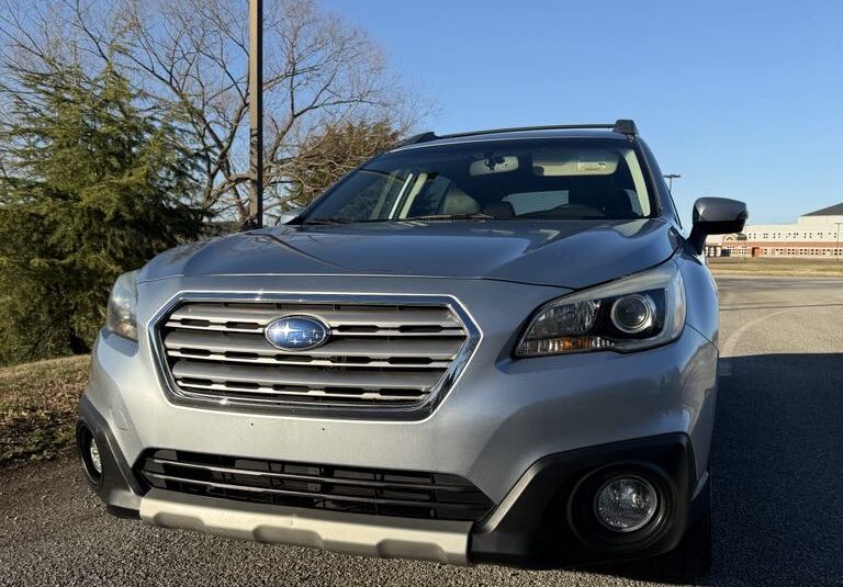 2016 Subaru Outback 2.5i Limited    <a href='http://www.carfax.com/VehicleHistory/p/Report.cfx?partner=DVW_1&vin=4S4BSBLC5G3316132'><img src='http://www.carfaxonline.com/assets/subscriber/carfax_free_button.gif' width='120' height='49' border='0'></a>