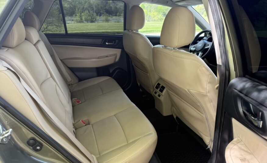 Gorgeous 2017 Subaru Outback 3.6R Limited          <a href='http://www.carfax.com/VehicleHistory/p/Report.cfx?partner=DVW_1&vin=4S4BSENCXH3222988'><img src='http://www.carfaxonline.com/assets/subscriber/carfax_free_button.gif' width='120' height='49' border='0'></a>