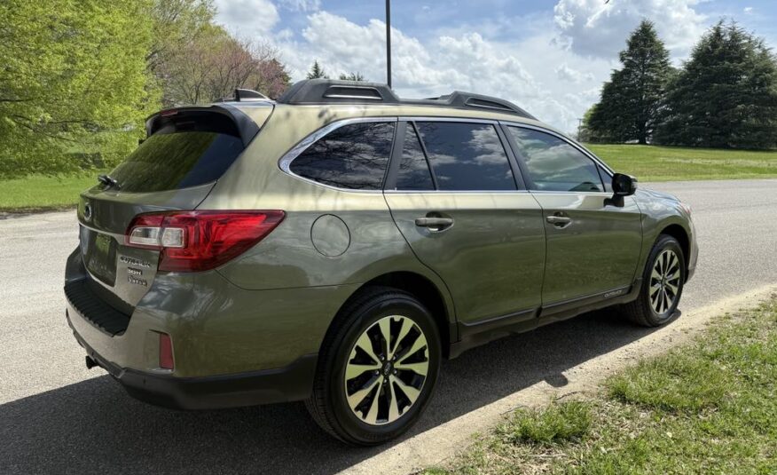 Gorgeous 2017 Subaru Outback 3.6R Limited          <a href='http://www.carfax.com/VehicleHistory/p/Report.cfx?partner=DVW_1&vin=4S4BSENCXH3222988'><img src='http://www.carfaxonline.com/assets/subscriber/carfax_free_button.gif' width='120' height='49' border='0'></a>