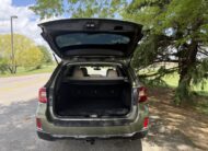 Gorgeous 2017 Subaru Outback 3.6R Limited          <a href='http://www.carfax.com/VehicleHistory/p/Report.cfx?partner=DVW_1&vin=4S4BSENCXH3222988'><img src='http://www.carfaxonline.com/assets/subscriber/carfax_free_button.gif' width='120' height='49' border='0'></a>