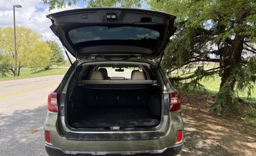 Gorgeous 2017 Subaru Outback 3.6R Limited          <a href='http://www.carfax.com/VehicleHistory/p/Report.cfx?partner=DVW_1&vin=4S4BSENCXH3222988'><img src='http://www.carfaxonline.com/assets/subscriber/carfax_free_button.gif' width='120' height='49' border='0'></a>