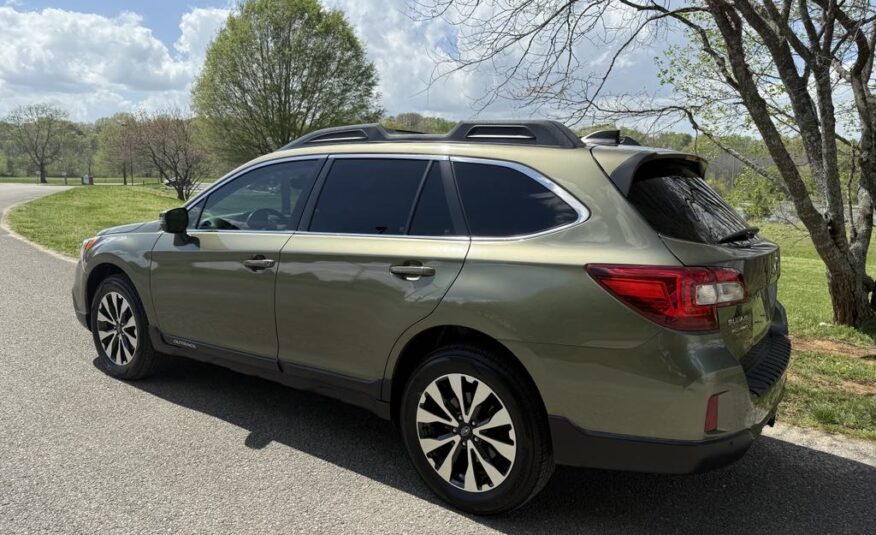 Gorgeous 2017 Subaru Outback 3.6R Limited          <a href='http://www.carfax.com/VehicleHistory/p/Report.cfx?partner=DVW_1&vin=4S4BSENCXH3222988'><img src='http://www.carfaxonline.com/assets/subscriber/carfax_free_button.gif' width='120' height='49' border='0'></a>